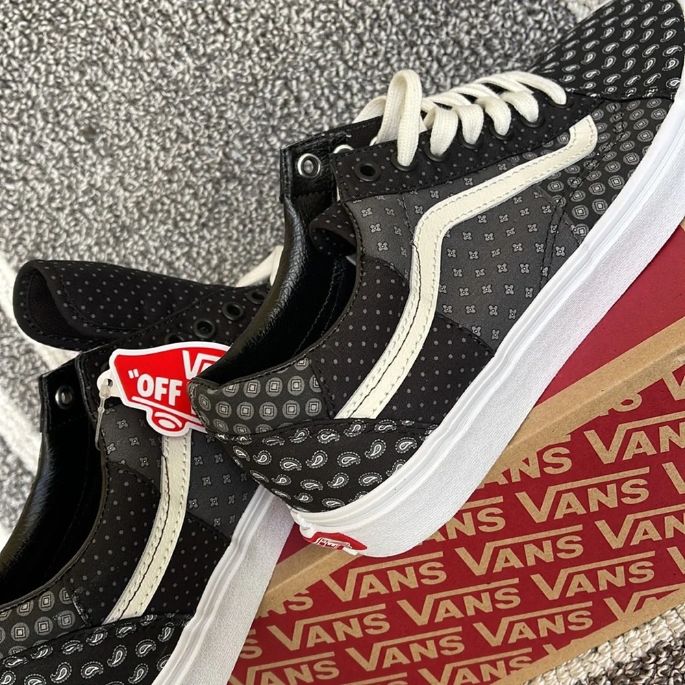 Vans Men’s Old Skool Tie Print Patchwork Black/True White Sneakers - Picture 15 of 16